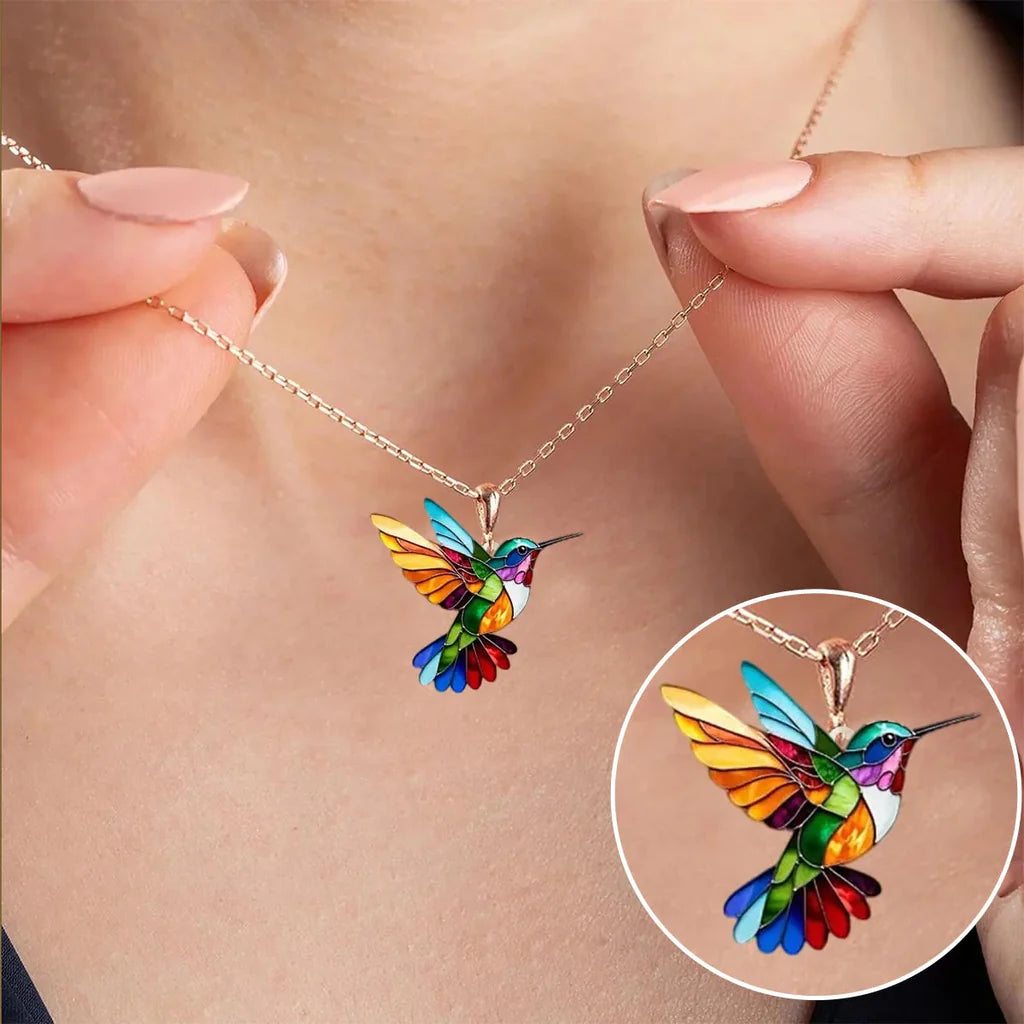 Éloria™ | Collier Colibri Arc-en-Ciel + Boucles d’oreilles assorties offertes