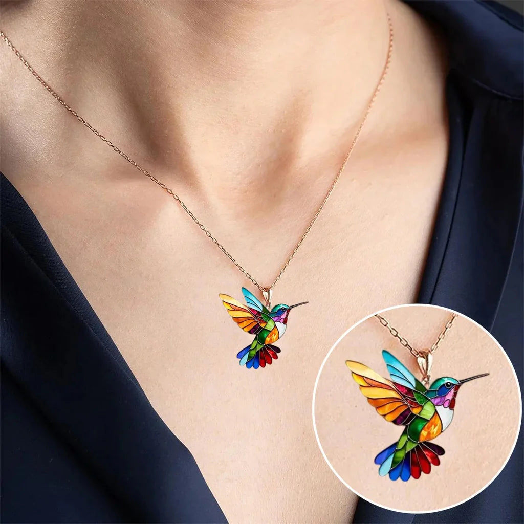Éloria™ | Collier Colibri Arc-en-Ciel + Boucles d’oreilles assorties offertes