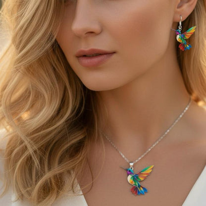 Éloria™ | Collier Colibri Arc-en-Ciel + Boucles d’oreilles assorties offertes